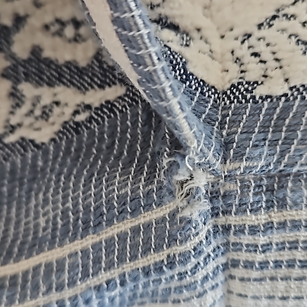 Pottery Barn Jacquard Shams, set of 2 standard size - Picture 3 of 4